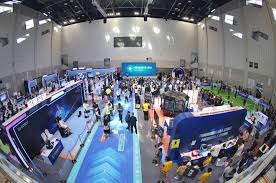 博主：河南队今天下午飞往上海，随后将与海港热身